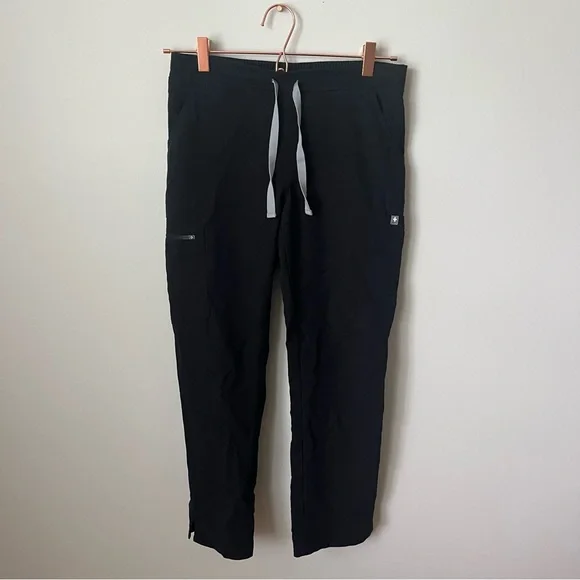 Set of Figs Yola pants XS petite and Catarina top XS in black - Picture 2 of 6